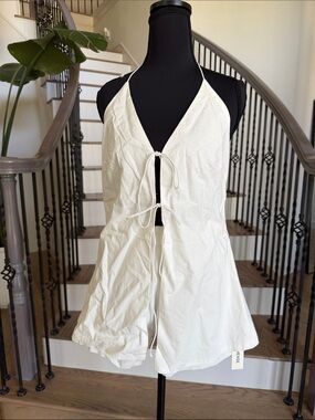 NWT Commense Women’s White Halter Tie-Front Shorts Set (Medium)